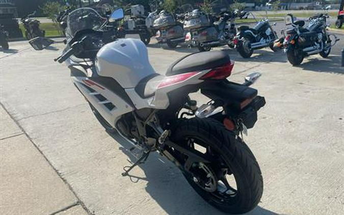 2026 Kawasaki Ninja® 300 ABS