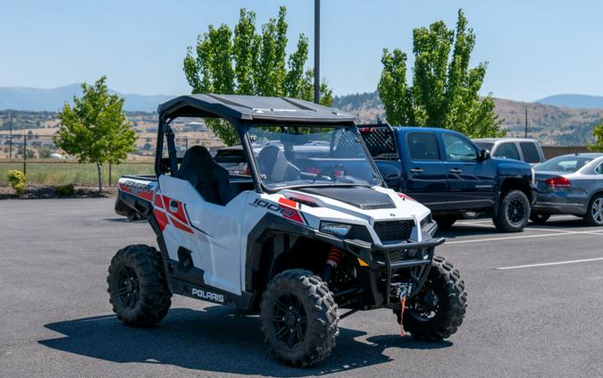 2017 Polaris GENERAL™ 1000 EPS White Lightning