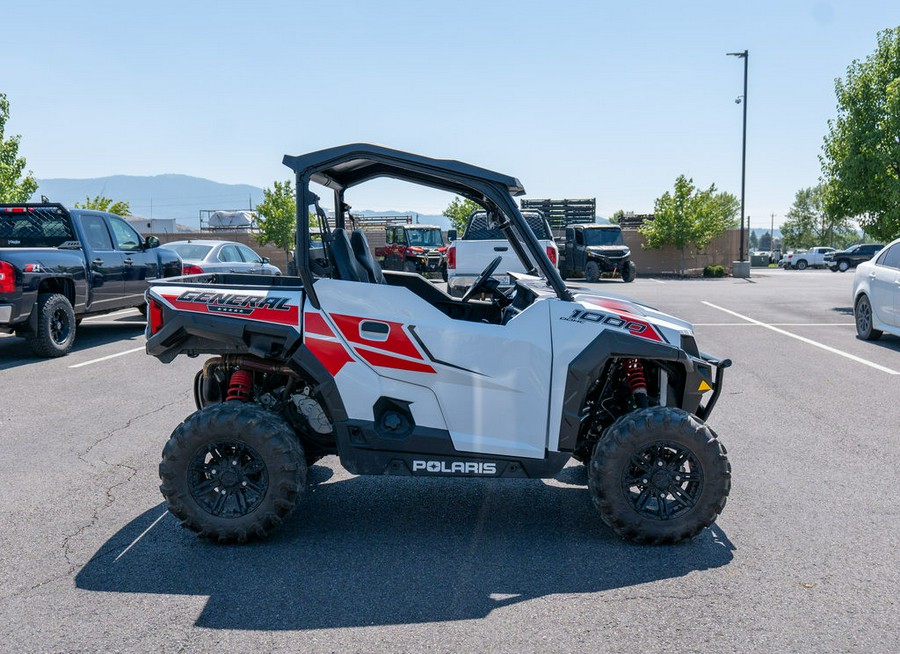 2017 Polaris GENERAL™ 1000 EPS White Lightning