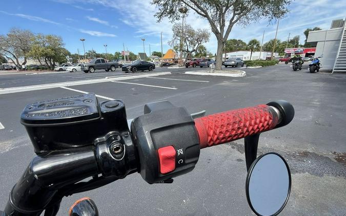 2019 Indian Motorcycle® Scout® Bobber ABS Thunder Black Smoke