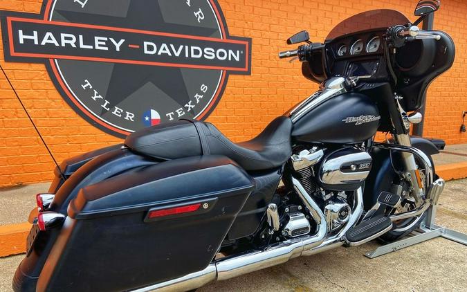 2017 Harley-Davidson® FLHXS - Street Glide® Special