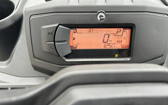 2025 Can-Am Defender MAX DPS HD10