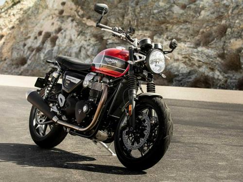 2020 Triumph Speed Twin Review Photo Gallery