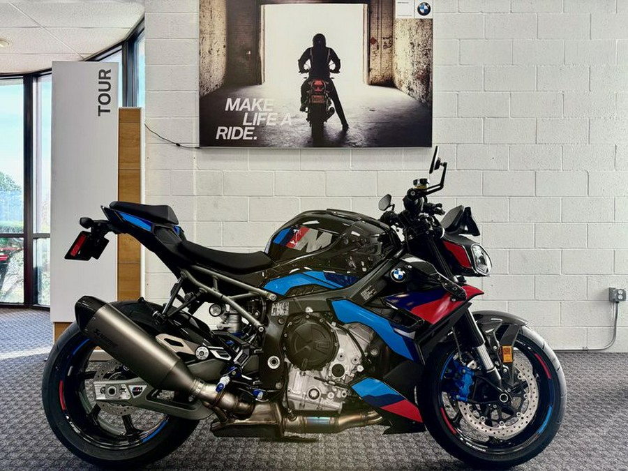 New 2026 BMW M 1000 R