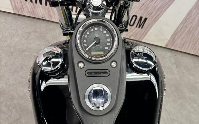 2016 FXDB Street Bob®