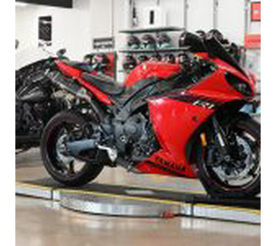 2014 Yamaha R1