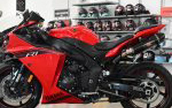 2014 Yamaha R1