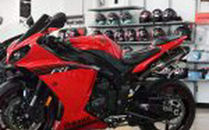 2014 Yamaha R1