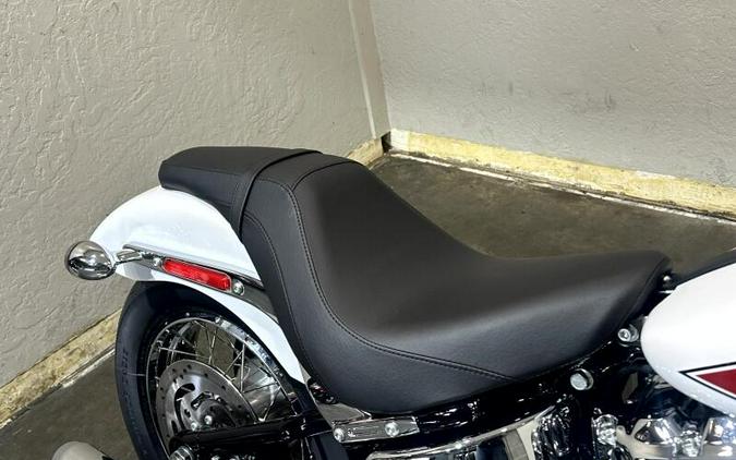 2026 Harley-Davidson® Super Glide® WHITE ONYX PRL