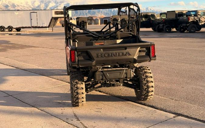 2025 Honda Pioneer 1000-6 Crew Deluxe