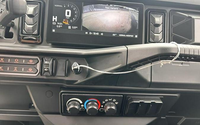 2026 Can-Am® Defender MAX Limited HD11