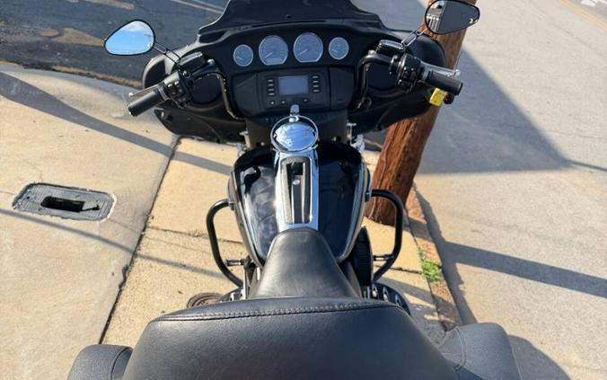 2014 Harley-Davidson Electra Glide ULT CLSC FLHTCU