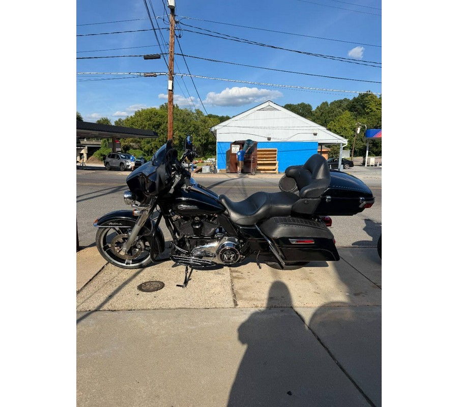 2014 Harley-Davidson Electra Glide ULT CLSC FLHTCU