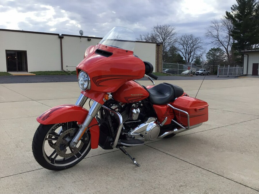 FLHXS 2017 Street Glide® Special