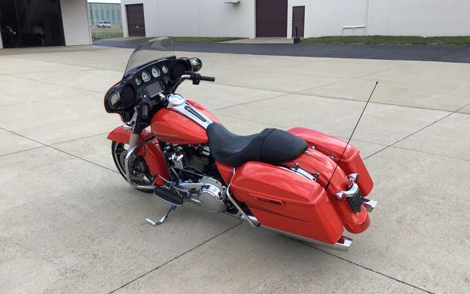 FLHXS 2017 Street Glide® Special