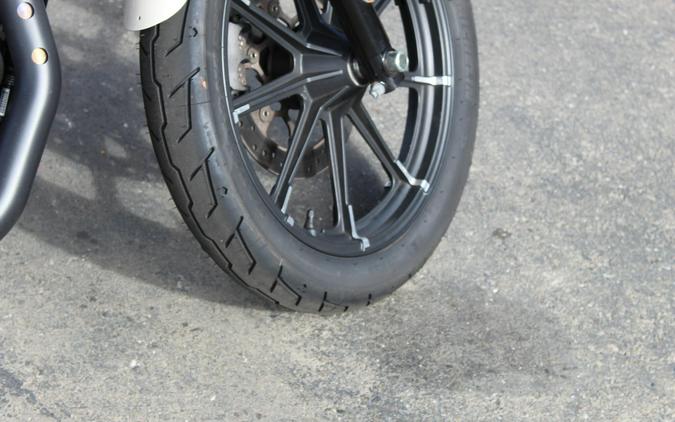 2022 Harley-Davidson® Iron 883™ WHITE SAND PRL
