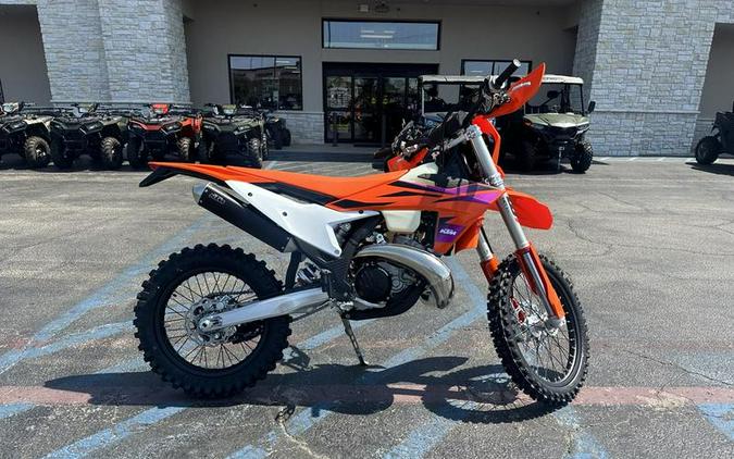 FIRST LOOK! KTM INTRODUCES 2024 KTM 300XC-W HARD-ENDURO MODEL