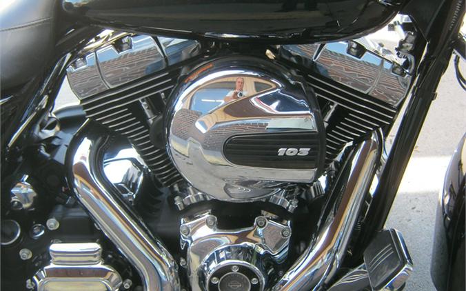 2015 Harley-Davidson Street Glide "S"