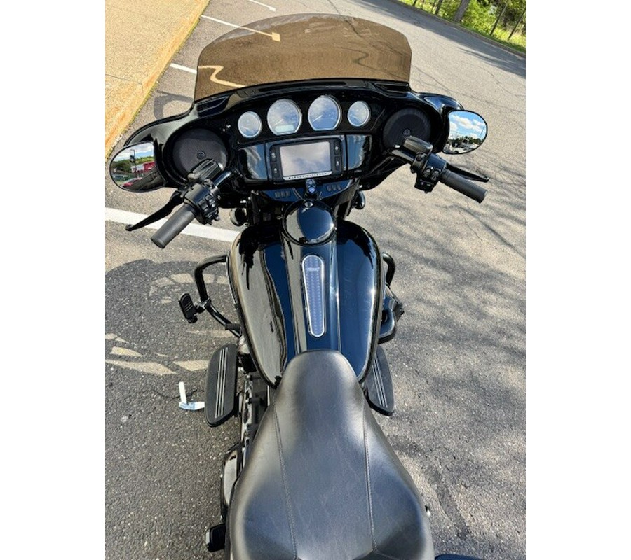 2018 FLHXS Street Glide® Special