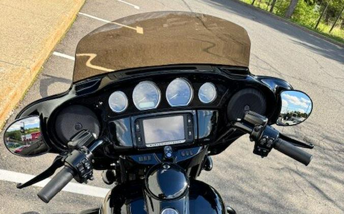 2018 FLHXS Street Glide® Special