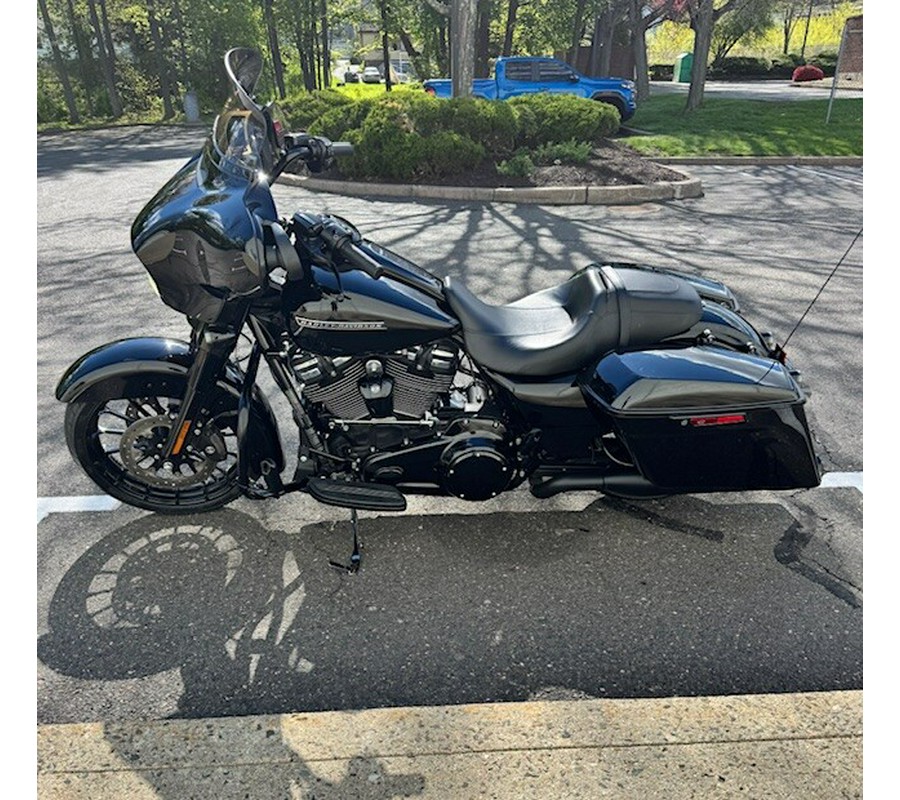 2018 FLHXS Street Glide® Special