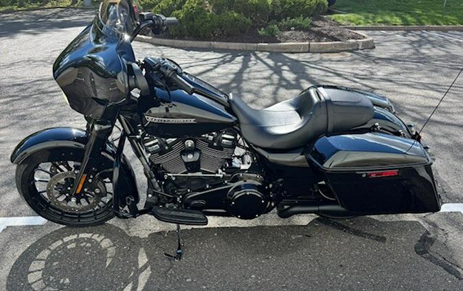 2018 FLHXS Street Glide® Special