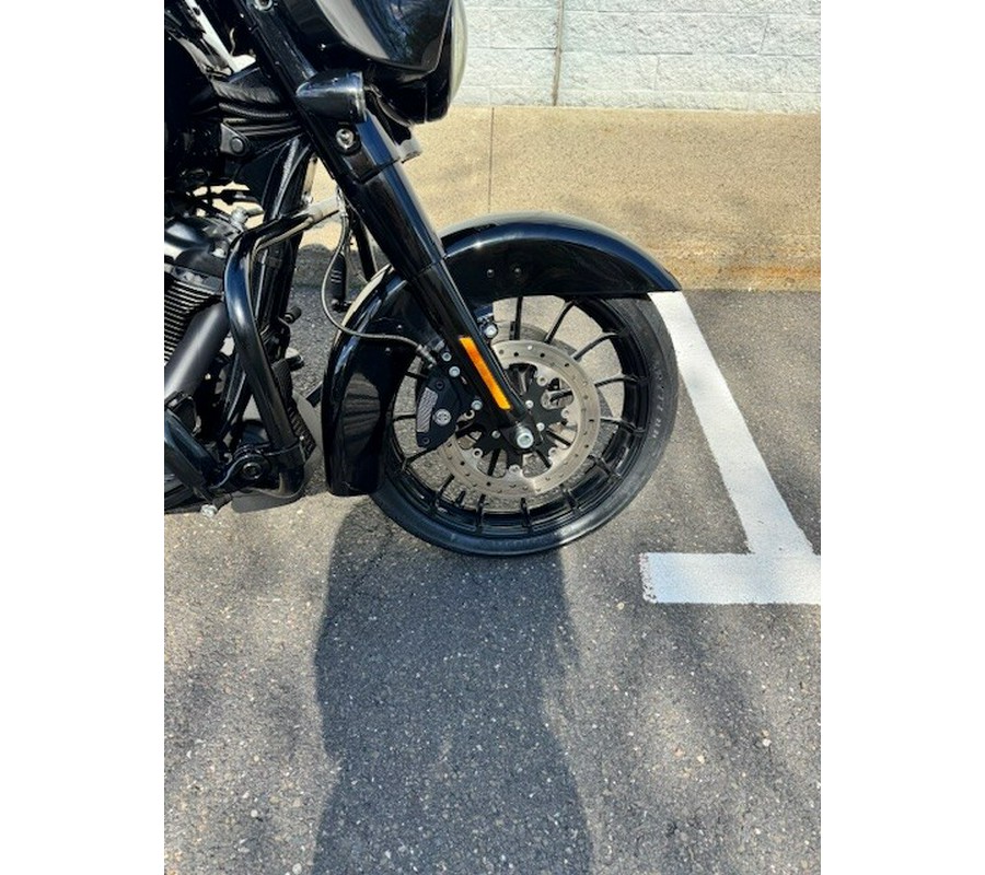 2018 FLHXS Street Glide® Special