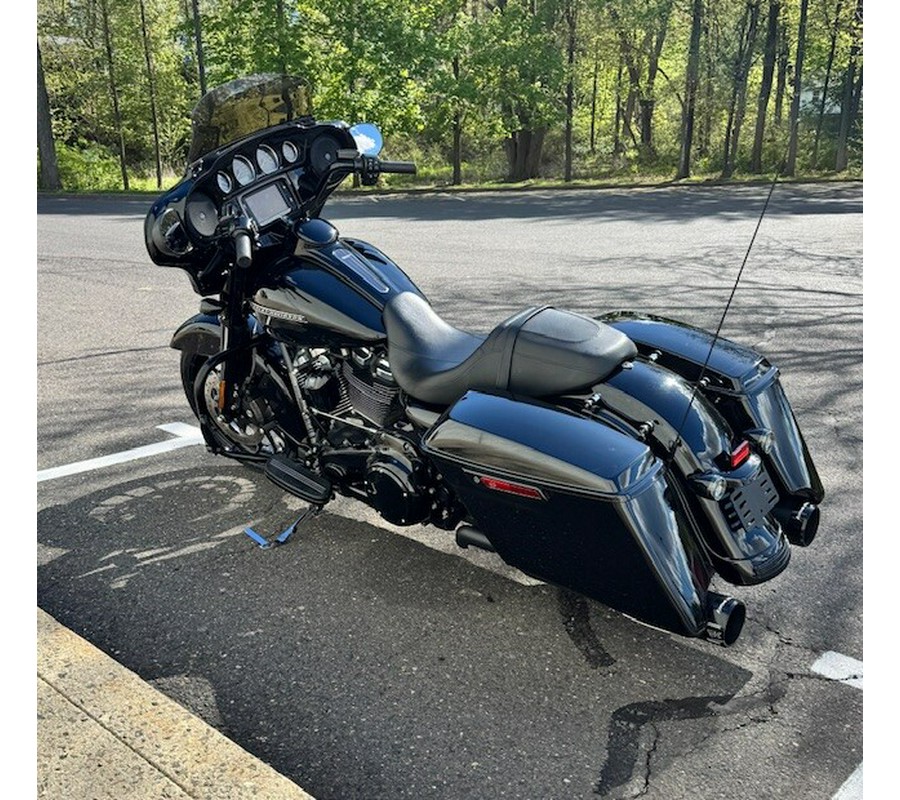 2018 FLHXS Street Glide® Special