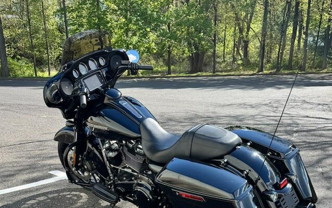 2018 FLHXS Street Glide® Special
