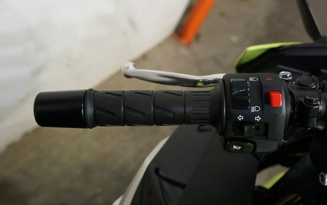 2026 Kawasaki Ninja 500 ABS Metallic Yellowish GreenEbony