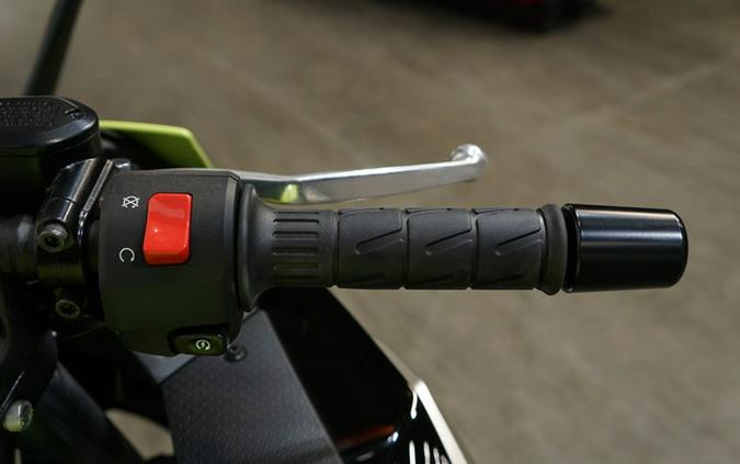 2026 Kawasaki Ninja 500 ABS Metallic Yellowish GreenEbony