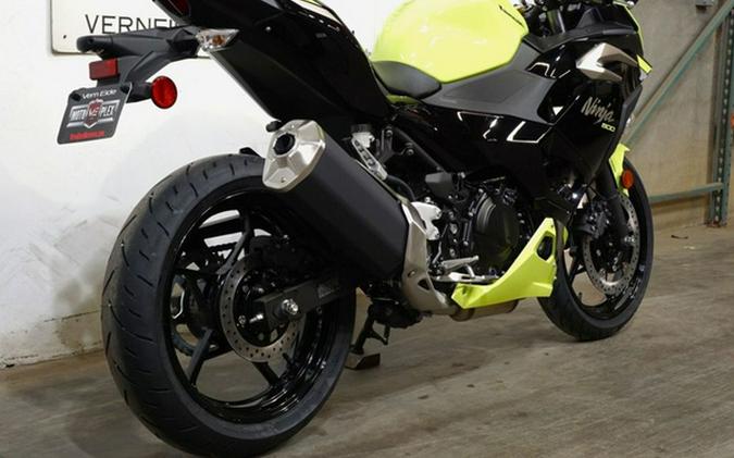 2026 Kawasaki Ninja 500 ABS Metallic Yellowish GreenEbony