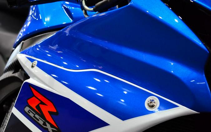 2025 Suzuki GSX-R600 Pearl Brilliant White / Metallic Matte Stellar Blue