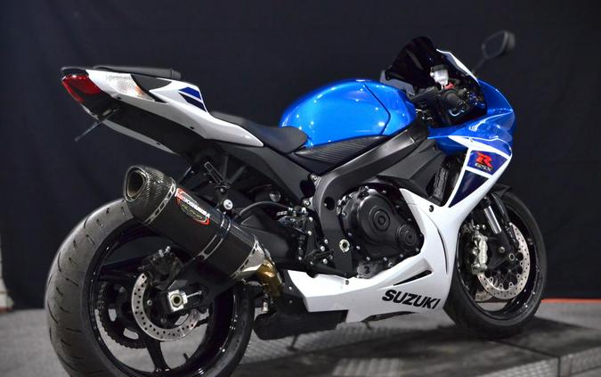 2025 Suzuki GSX-R600 Pearl Brilliant White / Metallic Matte Stellar Blue