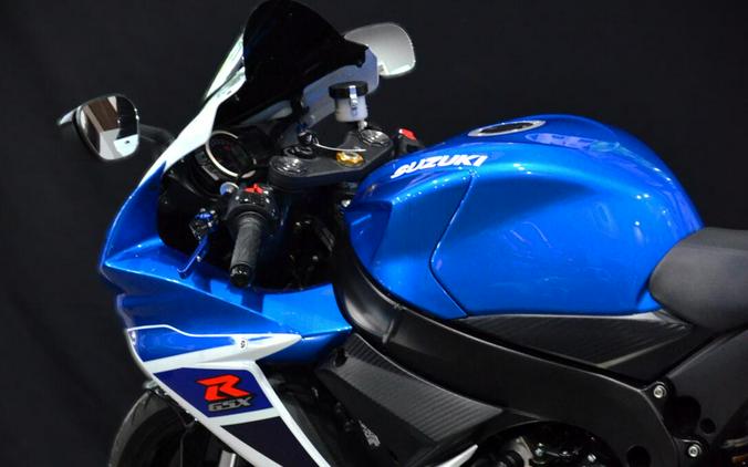 2025 Suzuki GSX-R600 Pearl Brilliant White / Metallic Matte Stellar Blue