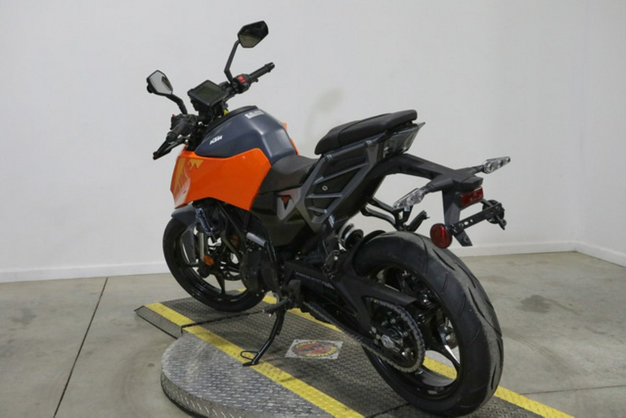 2024 KTM 250 Duke 250