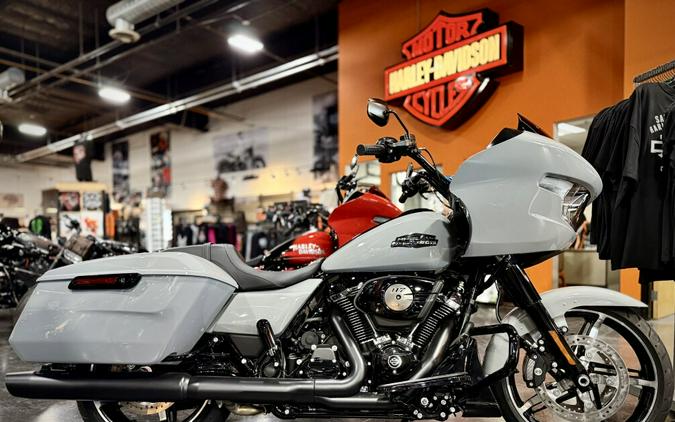 2025 Harley-Davidson® Road Glide® Billiard Gray - Black Finish