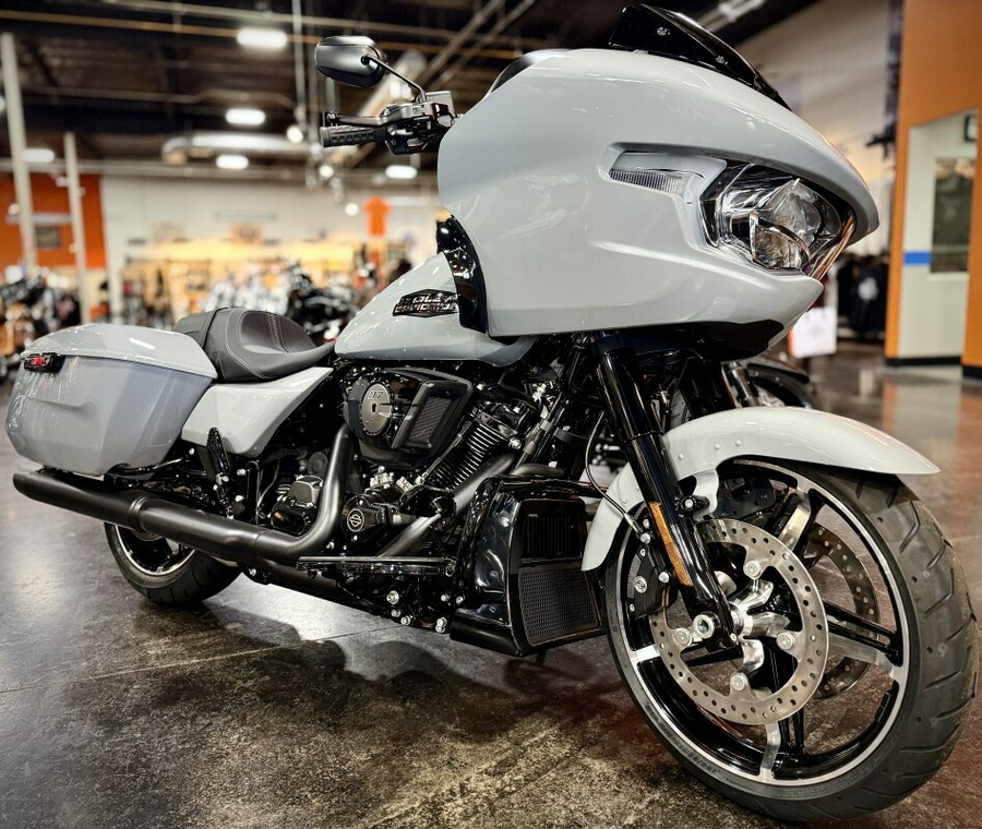 2025 Harley-Davidson® Road Glide® Billiard Gray - Black Finish