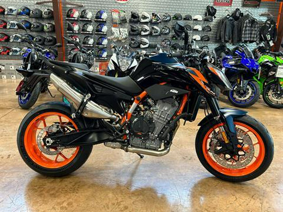 2023 KTM 890 Duke R