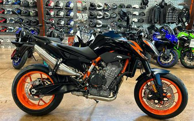 2023 KTM 890 Duke R