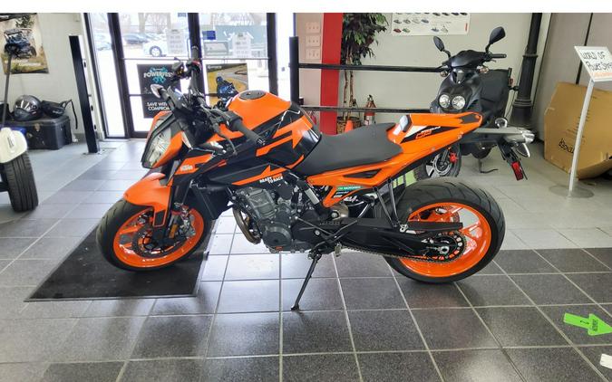 2022 KTM 890 DUKE GP