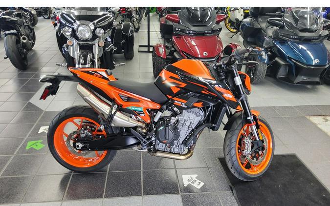 2022 KTM 890 DUKE GP