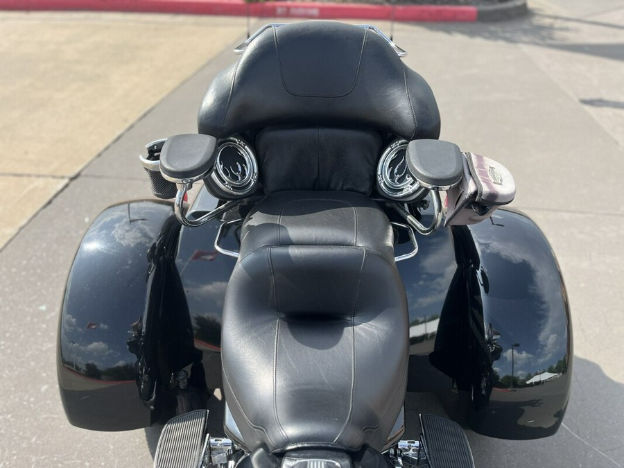 2012 Harley-Davidson® FLHTCUTG Tri Glide® Ultra BLACK 856899
