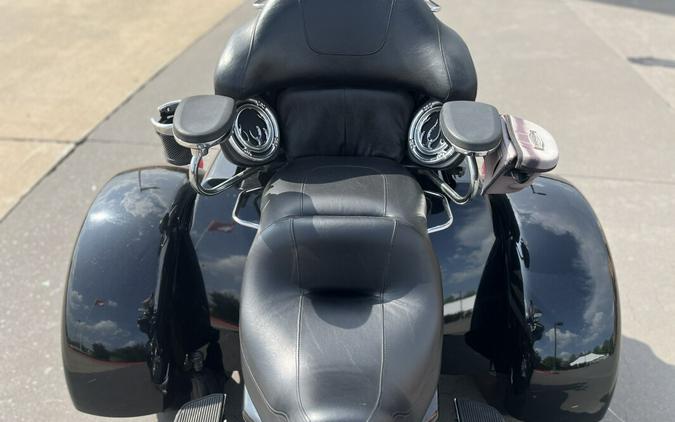 2012 Harley-Davidson® FLHTCUTG Tri Glide® Ultra BLACK 856899