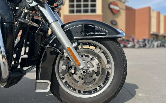 2012 Harley-Davidson® FLHTCUTG Tri Glide® Ultra BLACK 856899