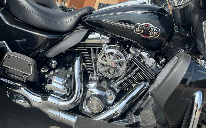 2012 Harley-Davidson® FLHTCUTG Tri Glide® Ultra BLACK 856899