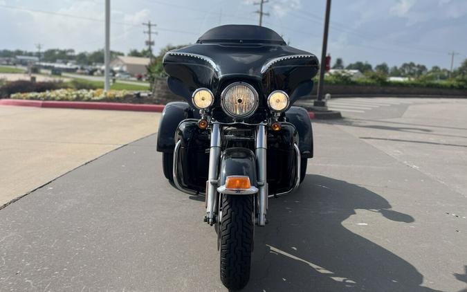 2012 Harley-Davidson® FLHTCUTG Tri Glide® Ultra BLACK 856899