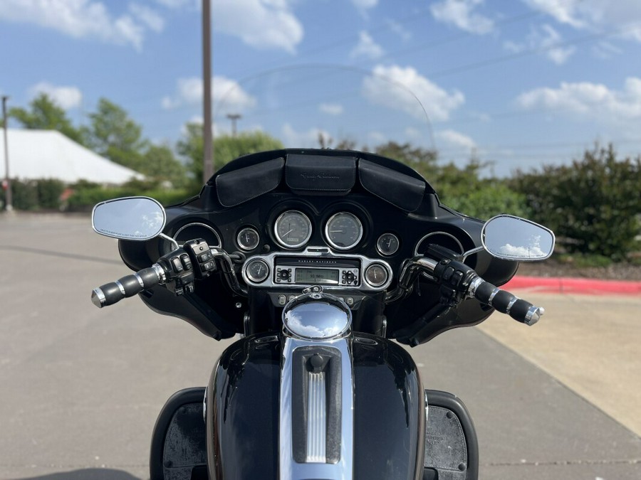 2012 Harley-Davidson® FLHTCUTG Tri Glide® Ultra BLACK 856899