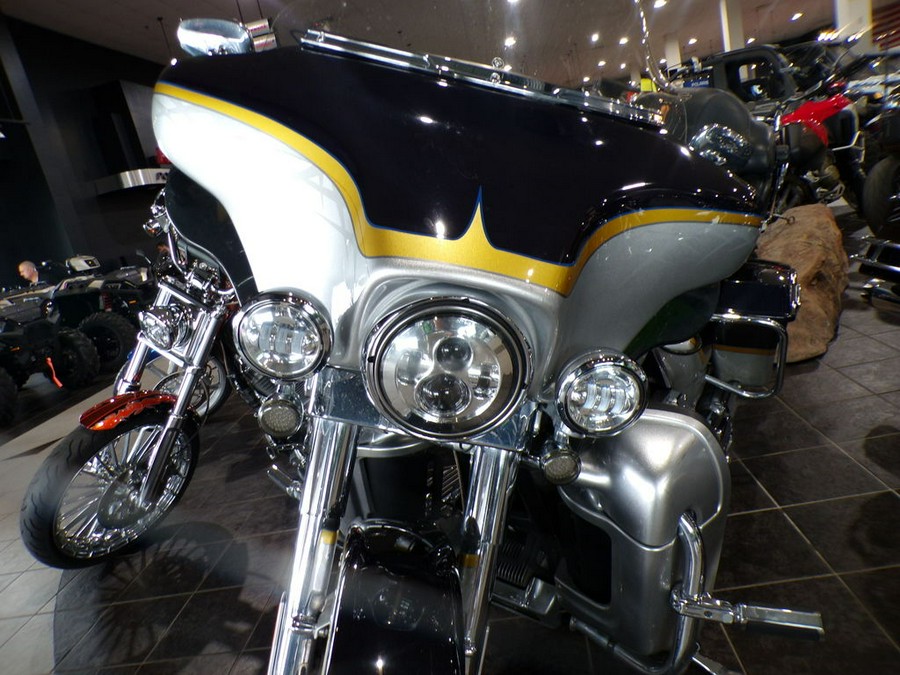 2012 Harley-Davidson® FLHTCUSE7 - CVO™ Ultra Classic® Electra Glide®