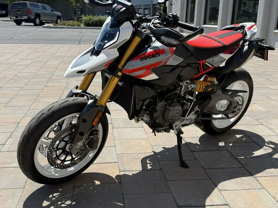2027 Ducati Hypermotard V2 SP